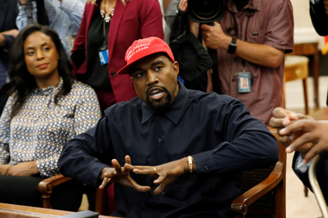 Le rappeur Kanye West s&#39;exprime lors d&#39;une rencontre avec le président américain Trump à la Maison Blanche à Washington