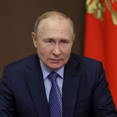 Le président russe Vladimir Poutine préside une réunion à Sotchi