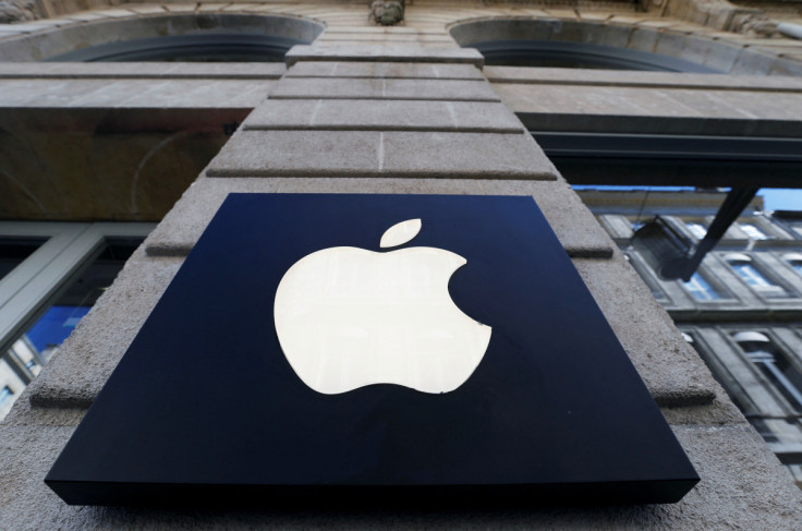 Le logo de la société Apple est visible à l&#39;extérieur d&#39;un Apple Store à Bordeaux