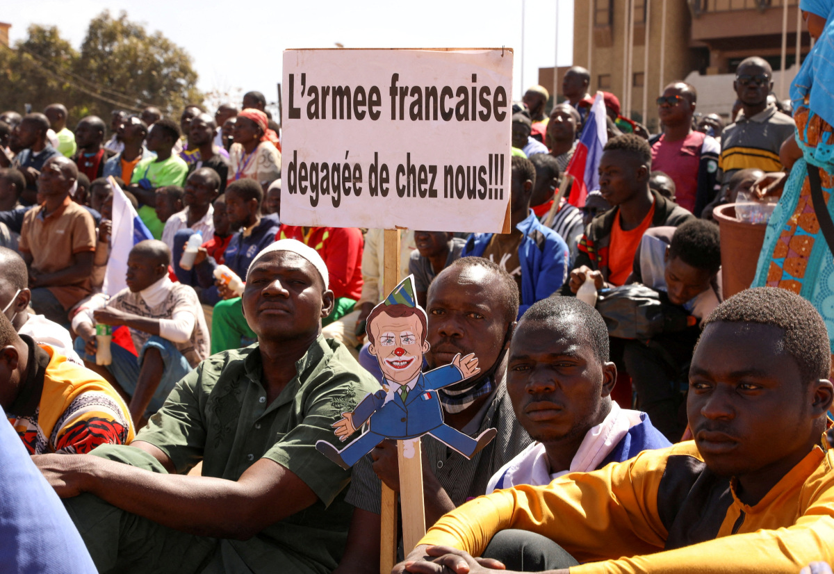 La France Retirera Ses Troupes Du Burkina Faso D'ici Un Mois