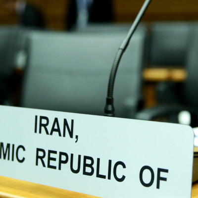 Une pancarte marque le siège de l&#39;ambassadeur d&#39;Iran auprès de l&#39;AIEA avant une réunion du conseil des gouverneurs à Vienne