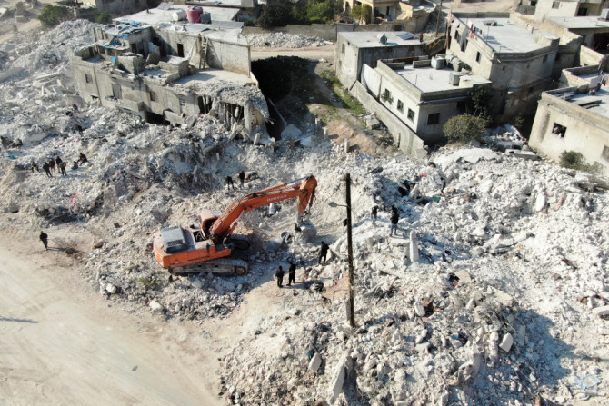 Conséquences d&#39;un tremblement de terre meurtrier dans la ville rebelle de Harem