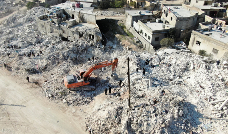 Conséquences d&#39;un tremblement de terre meurtrier dans la ville rebelle de Harem