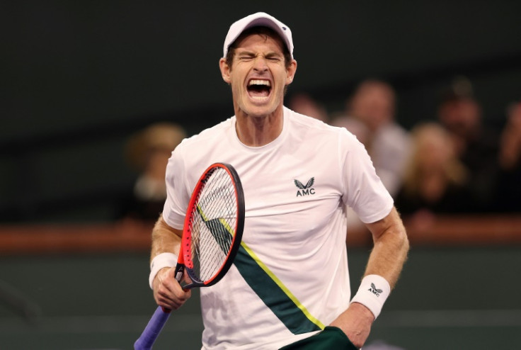 Le Britannique Andy Murray célèbre sa victoire au premier tour contre l&#39;Argentin Tomas Etcheverry à l&#39;Indian Wells WTA et ATP Masters