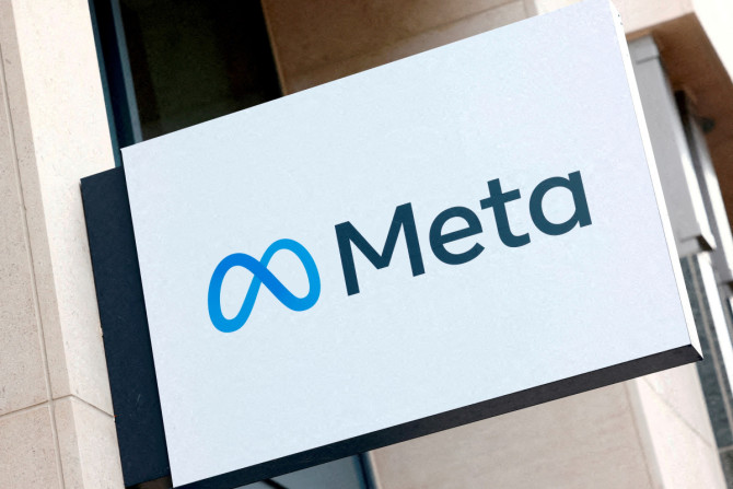 Le logo du business group de Meta Platforms est visible à Bruxelles
