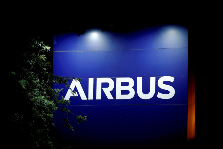 Un logo d&#39;Airbus s&#39;affiche à l&#39;entrée de son usine de Blagnac près de Toulouse