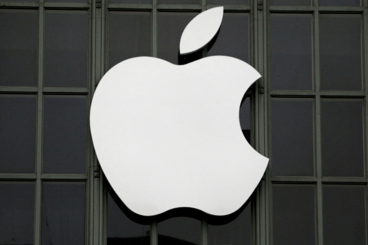 Le logo Apple Inc est affiché à l&#39;extérieur de la conférence mondiale des développeurs 2016 de l&#39;entreprise à San Francisco