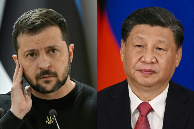 Le président ukrainien Volodymyr Zelensky (à gauche) s&#39;est entretenu par téléphone avec le dirigeant chinois Xi Jinping