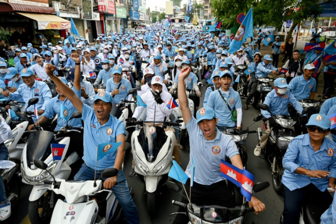 Le dirigeant cambodgien a lancé une campagne électorale unilatérale, la principale opposition étant exclue de la participation