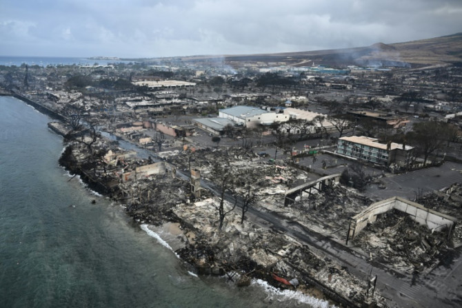 Une image aérienne montre des maisons et des entreprises détruites le long de Front Street à Lahaina à la suite d&#39;incendies de forêt dans l&#39;ouest de Maui, à Hawaï, le 10 août 2023.