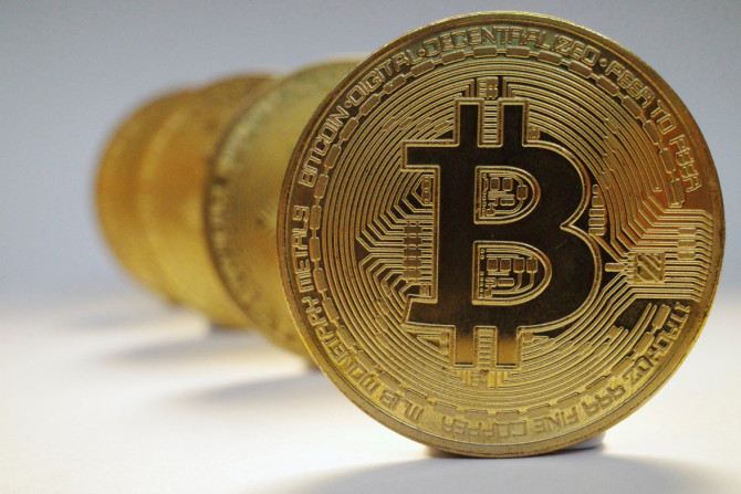 Une représentation de la crypto-monnaie virtuelle Bitcoin