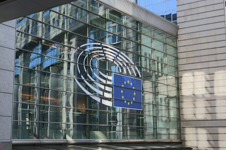 Le Parlement européen souhaite davantage réglementer l'IA