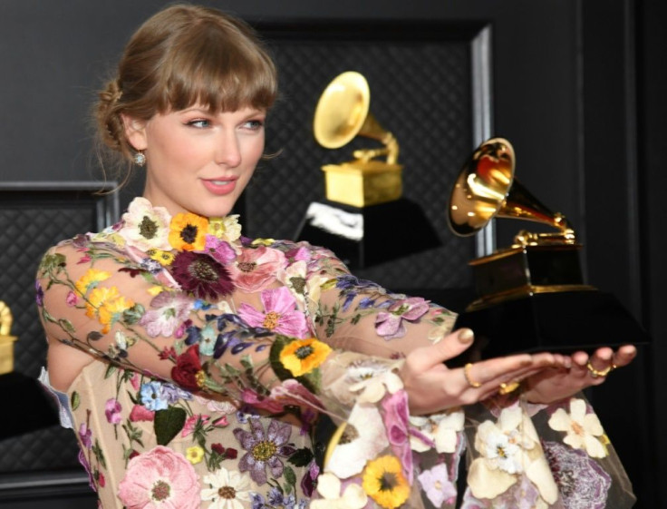 Taylor Swift a remporté le prix de l&#39;album de l&#39;année pour "Folklore" aux Grammys de cette année