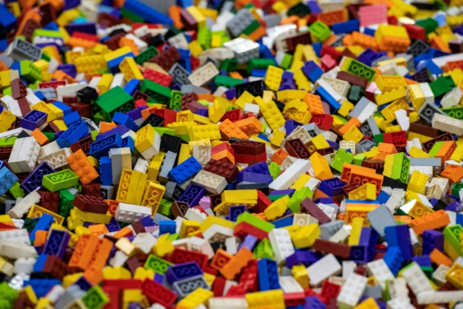 Les concepteurs de "Lego Fortnite" ont veillé à ce que tous les décors et personnages apparaissant dans le jeu vidéo puissent être construits dans le monde réel avec des pièces Lego