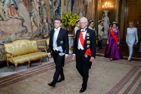 Emmanuel Macron, à gauche, avec le roi de Suède Carl XVI Gustave