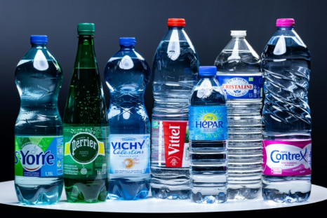 Foodwatch a accusé Nestlé Waters et Sources Alma d&#39;avoir traité frauduleusement de l&#39;eau qu&#39;ils considèrent comme de l&#39;eau minérale.