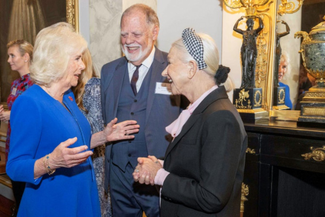 La reine Camilla a rencontré l&#39;actrice Helen Mirren qui, comme elle, a désormais son propre sosie de "Barbie"