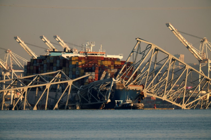 Des grues ont été déployées pour débloquer le port de Baltimore