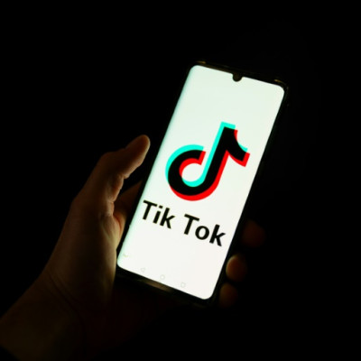 L'accord Universal-TikTok met fin à des négociations étroitement surveillées qui ont connu un échec plus tôt cette année alors que deux des acteurs les plus puissants des industries de la musique et de la technologie se critiquaient publiquement alors qu'